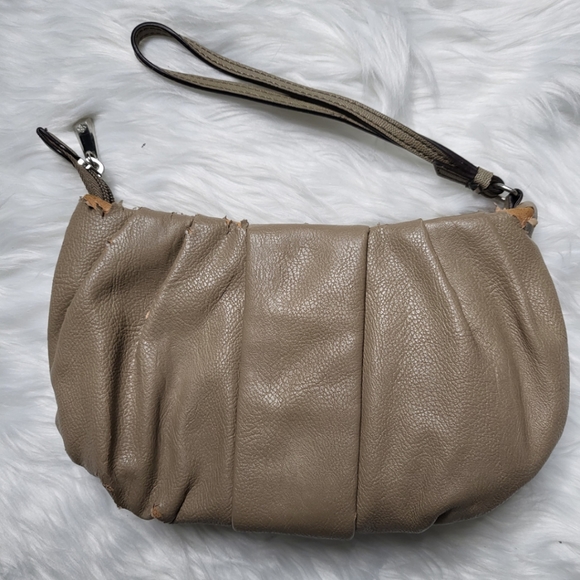 Vera Wang - Wristlet - Picture 2 of 5